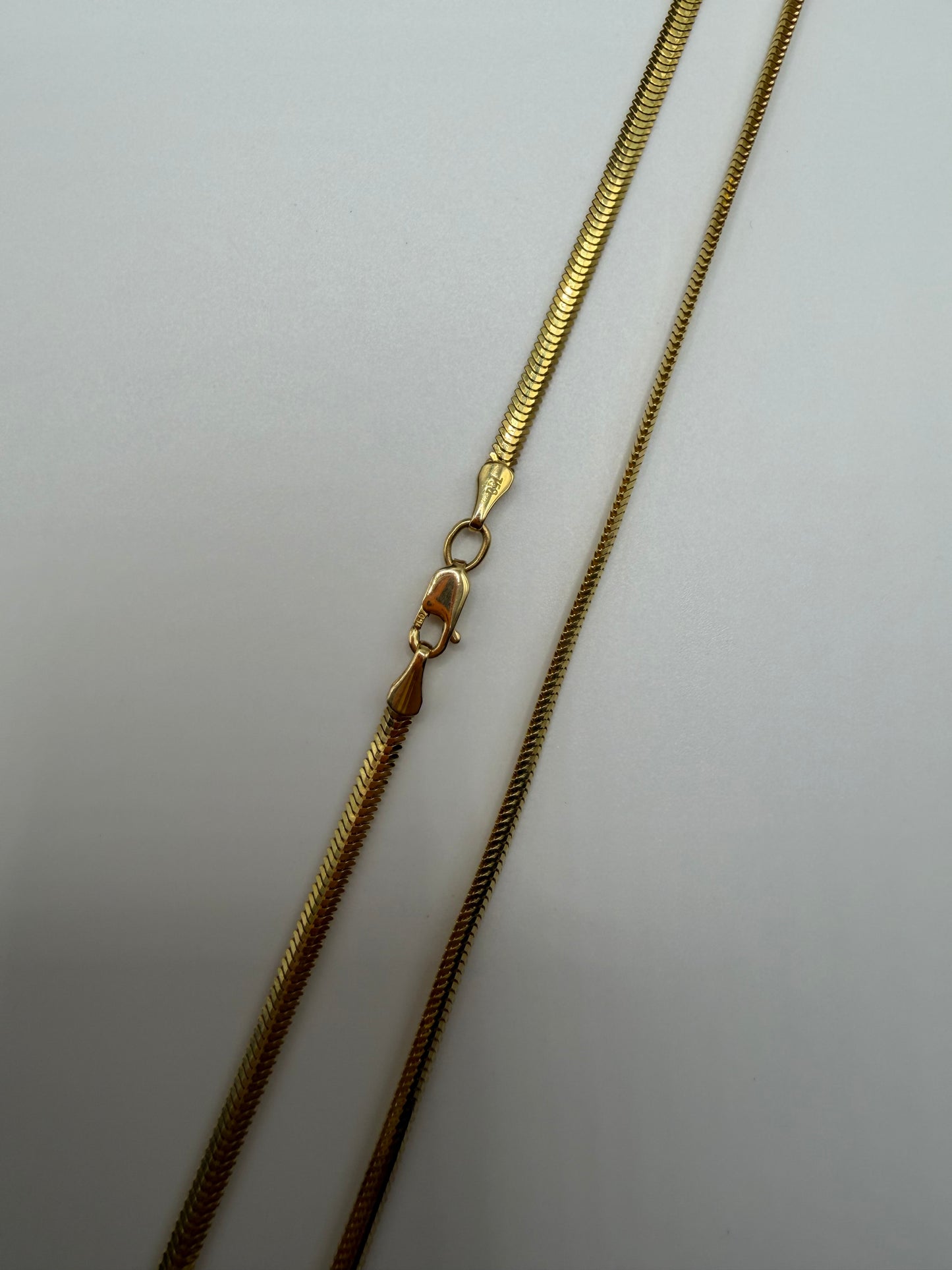 18ct herringbone 18inches