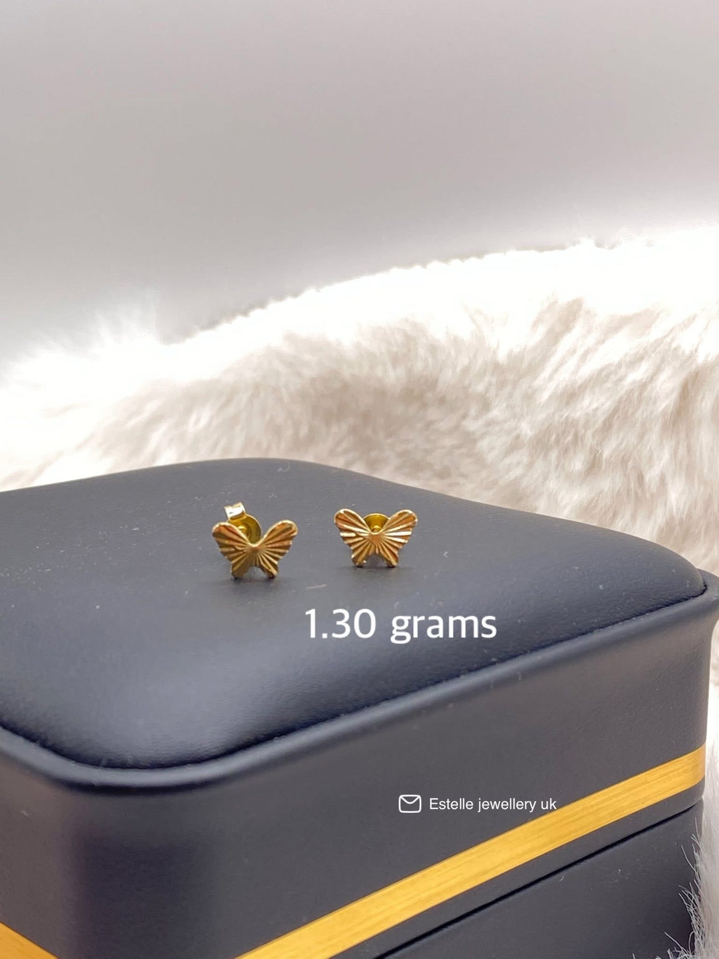 Butterfly stud 18k
