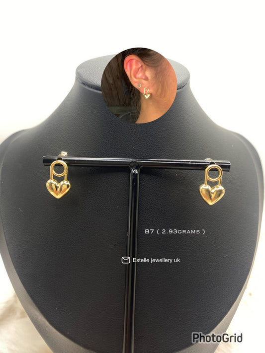 Heart stud earrings 18k